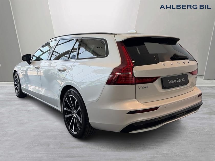 Bild 3 av Volvo V60 T6 Plus Dark Edition. Backkamera, Drag, Navi, Adaptiv farthållare, Tonade rutor.