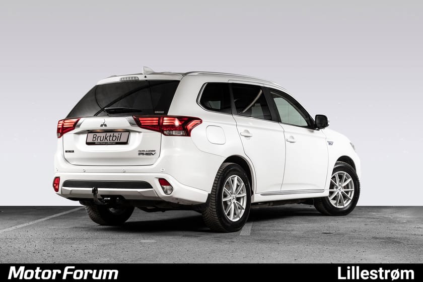 Bilde 1 av Mitsubishi Outlander PHEV Instyle+ | Hengerfeste | Skinn | DAB | Navi | Norsk