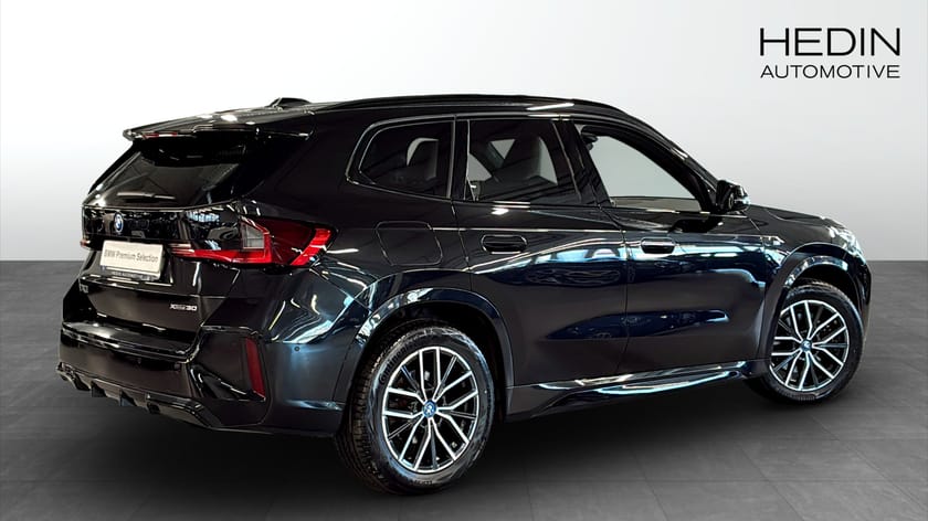 Bild 2 av BMW iX1 xDrive30 M Sport Massagestol Rattvärme Värmare Keyless