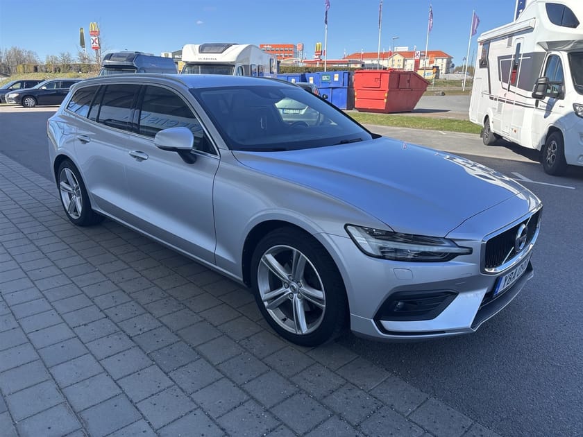 Bild 4 av Volvo V60 D3 AWD Momentum Applecarplay Skinn Adaptiv.fart Navi Drag Värmare