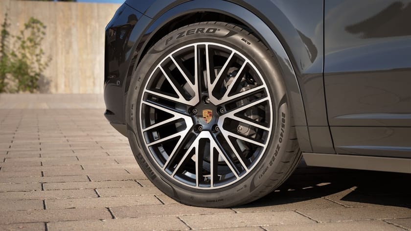 Bild 2 av Porsche Cayenne E-Hybrid BLACK EDITION