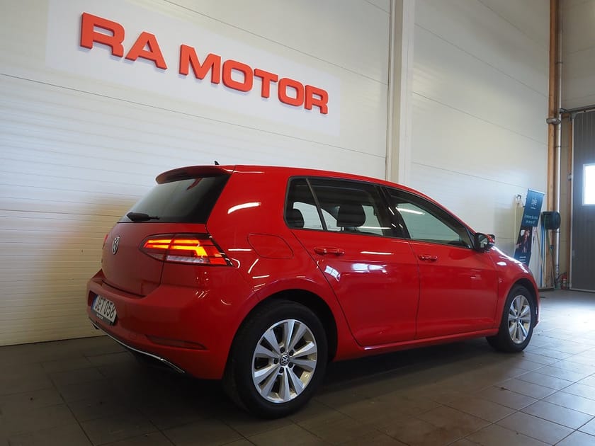 Bild 5 av Volkswagen Golf 1.6 TDI 115hk D-Värmare Backkamera Adaptiv Farthållare