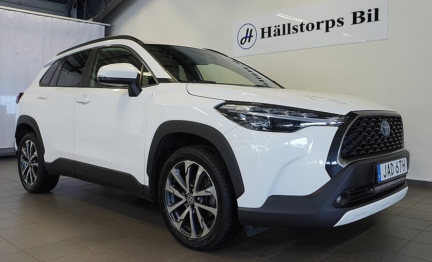 Bild 1 av Toyota Corolla Cross Hybrid AWD-i e-CVT Style DRAG RATTVÄRME