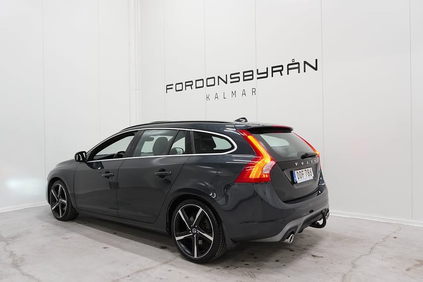 Bild 5 av Volvo V60 D5 AWD Polestar 230HK Black R R-Design Taklucka