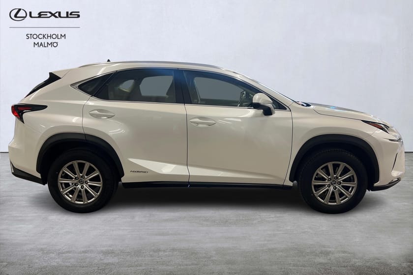 Bild 4 av Lexus NX 300h AWD Business 197hk Drag Navi Keyless B-kamera