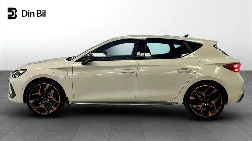 Bild 2 av CUPRA Leon VZ e-Hybrid 1.5 272 HK / Matrix / El-stol