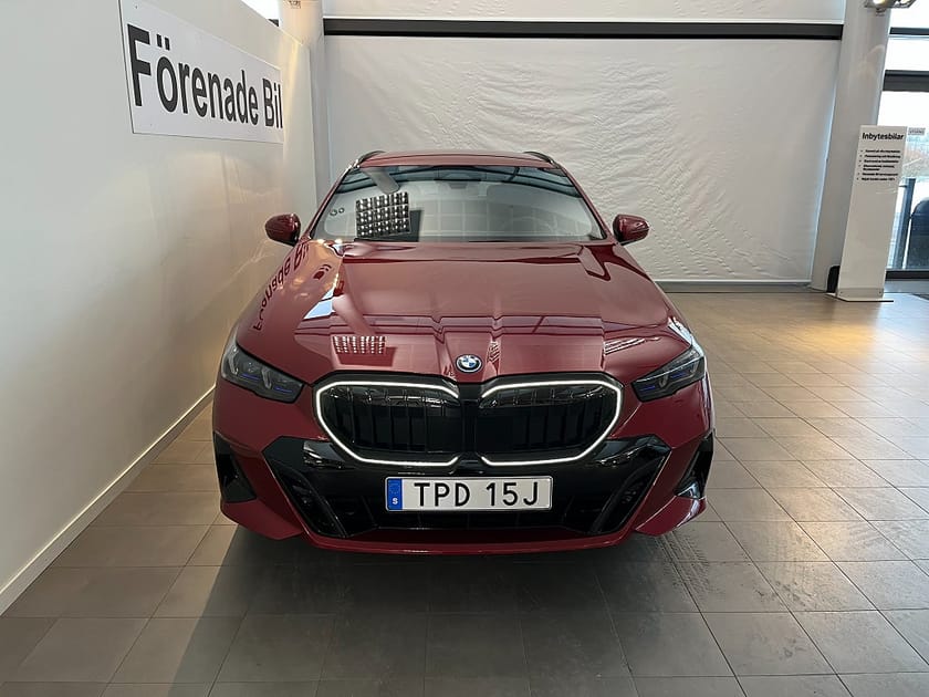 Bild 2 av BMW 530e xDrive Touring Touring M Sport Pro H/K Dragkrok