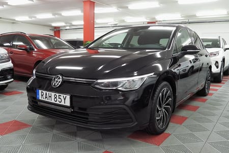 Volkswagen Golf 1.5 eTSI SoV Hjul Drag Kamera B-Värmare Elstol Massage