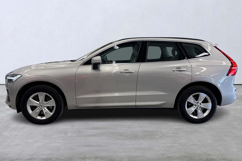 Bild 2 av Volvo XC60 B5 AWD Bensin Momentum Advanced Edt