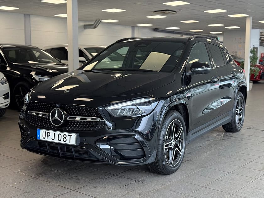 Bild 4 av Mercedes-Benz GLA 250 e AMG Premium Panorama Burmaster