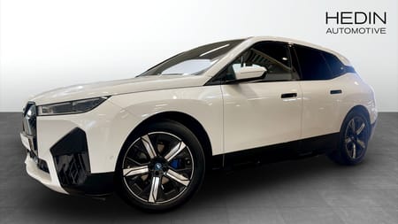 BMW iX xDrive40 H/K Dragkrok Värmare