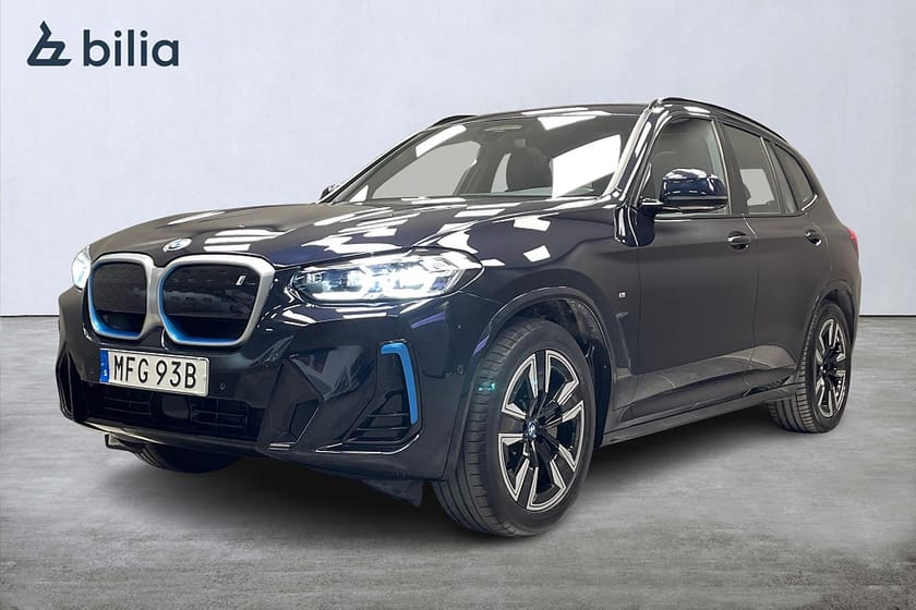 Bild 3 av BMW iX3 M Sport /  Panorama / 19" Alu / Drag / Sportstol