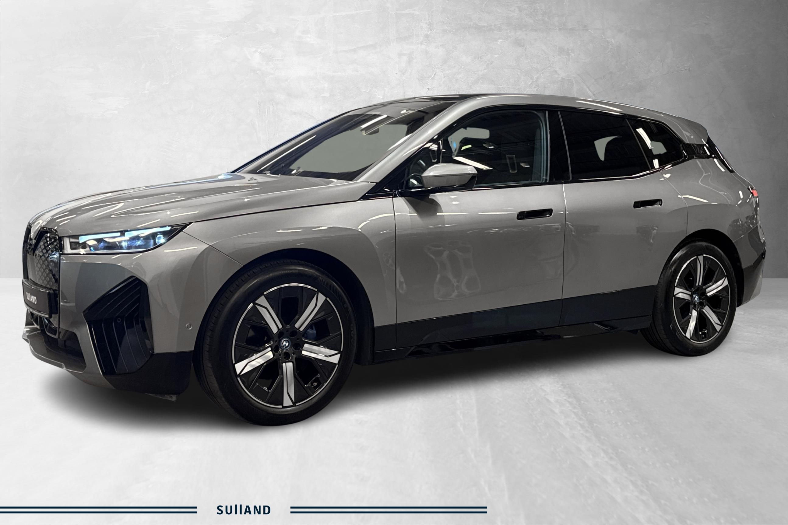 Thumnail bilde 2 av BMW iX xDrive50