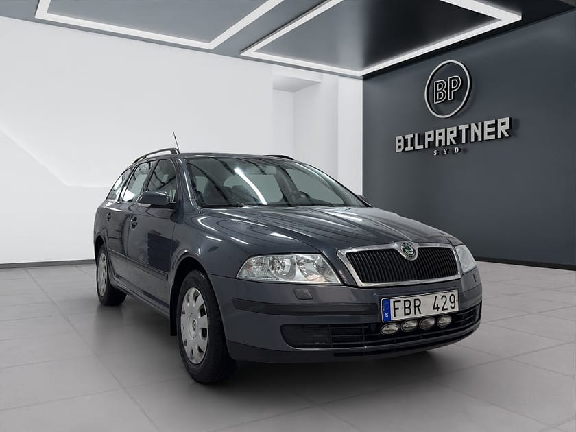 Bild 4 av Škoda Octavia Kombi Skoda 1.6 MPI/Ny Besiktad/Ny Servad/1-Brukare