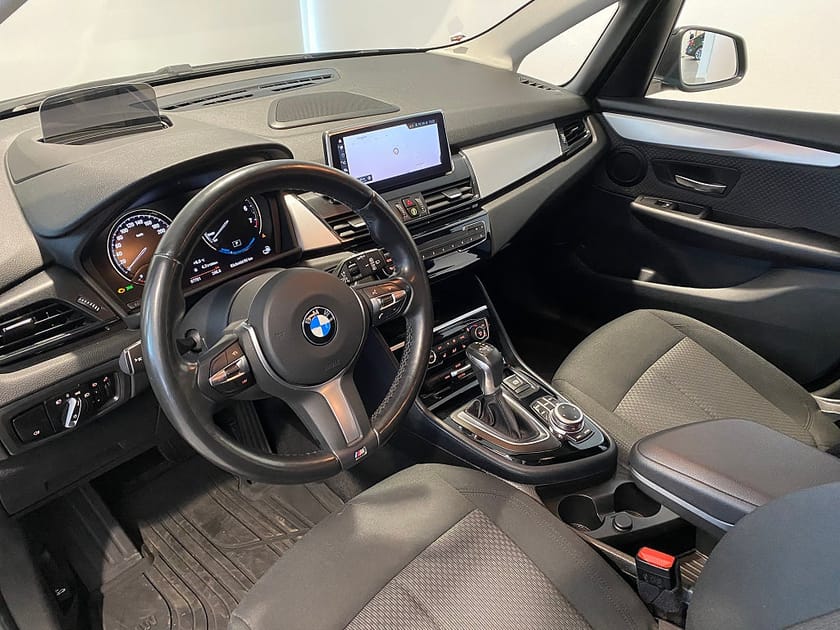 Bild 4 av BMW 225xe Active Tourer Performace Head-Up-Display Rattvärme