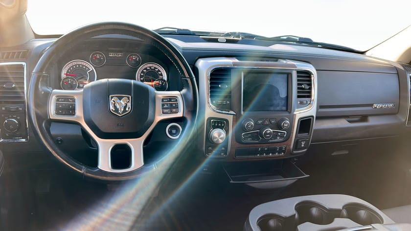 Bild 4 av RAM 1500 Crew Cab 5.7 V8 HEMI 4x4 395hk