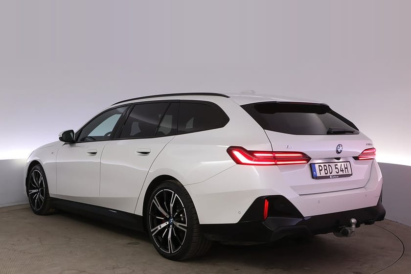 Bild 4 av BMW i5 xDrive40 Touring M-Sport Pro Drag H/K BLIS Kamera DAP
