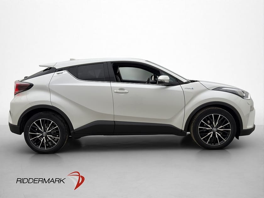 Bild 4 av Toyota C-HR Hybrid CVT 122hk Executive JBL Kamera Skinn