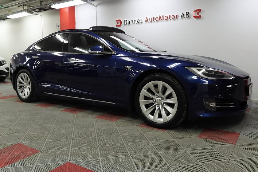 Bild 5 av Tesla Model S 75D AWD Uppgraderat Autopilot SoV Hjul Moms 400+km Räck