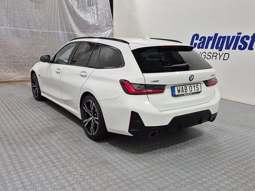 Bild 5 av BMW 330e xDrive Touring M-SPORT Plug in 292HK 4x4 Läder