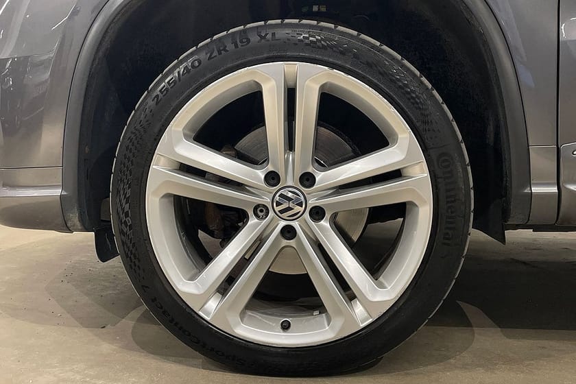Bild 5 av Volkswagen Tiguan 2.0 TDI 4M R-line Pano / B-Kam / Drag / Värmare / Navi