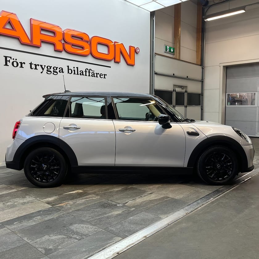 Bild 3 av MINI Cooper 5-dörrars Backkamera Farthållare PDC-bak 136hk