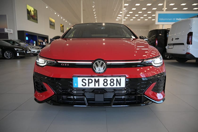 Bild 3 av Volkswagen Golf GTI Edition 50 325 hk **Performance Paket**