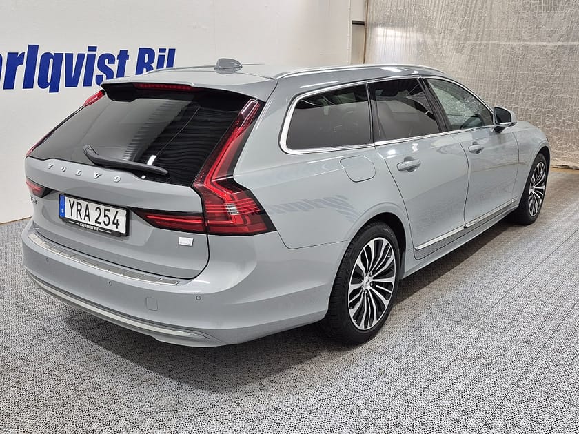 Bild 4 av Volvo V90 T6 Recharge Core Bright plug in AWD 350HK 4x4