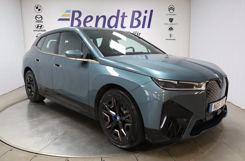 Bild 1 av BMW iX xDrive40 Comfort Luftfjädring | HK | Adp. Farthållare