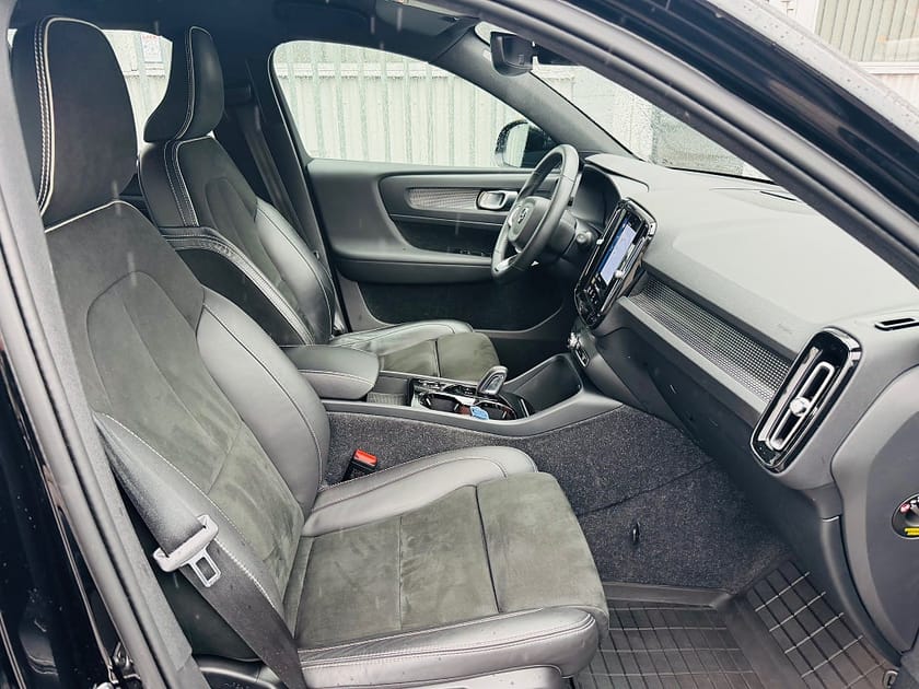 Bild 5 av Volvo XC40 T4 RECHARGE 211HK DCT R-DESIGN / PILOT / NAVI / VÄRMARE