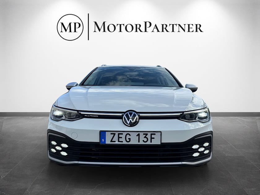 Bild 2 av Volkswagen Golf Alltrack 2.0 TDI 4Motion Cockpit Kamera Dragkrok 200hk