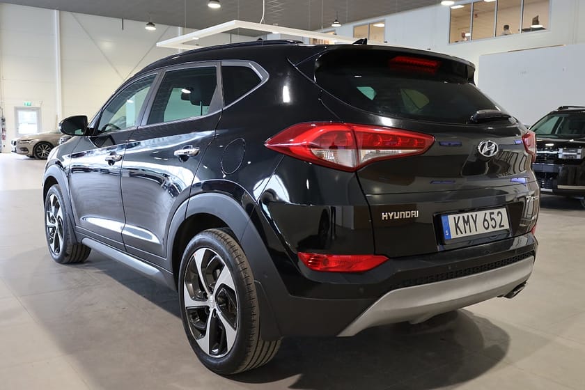 Bild 3 av Hyundai Tucson 2.0 CRDi 4WD Premium Pano Navi Kamera M-Värme Läder
