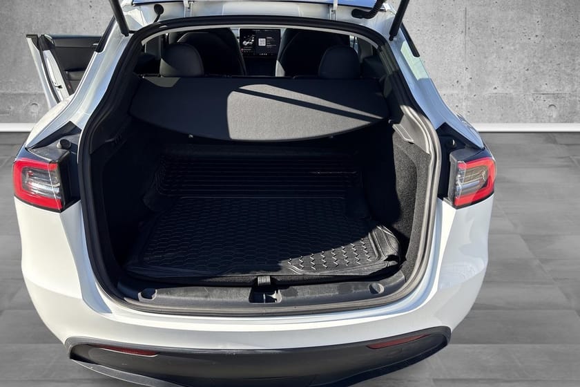 Bilde 5 av Tesla Model Y Long Range AWD AP/SvartSkinn/Hifi/Vinterpk/Norsk/S+V