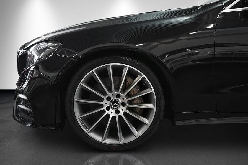 Bild 4 av Mercedes-Benz E 300 Coupé AMG Line Widescreen Burmester Pano Ambient