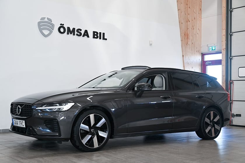 Bild 1 av Volvo V60 Recharge T6 AWD Ultimate Dark 360 Pano HuD H/K Drag