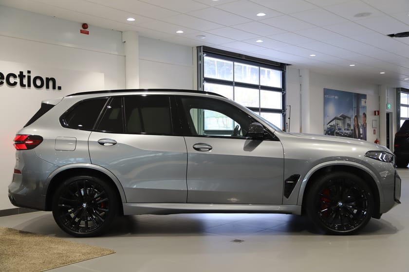 Bild 4 av BMW X5 M60i xDrive M sport Pro / B&W / Innovation