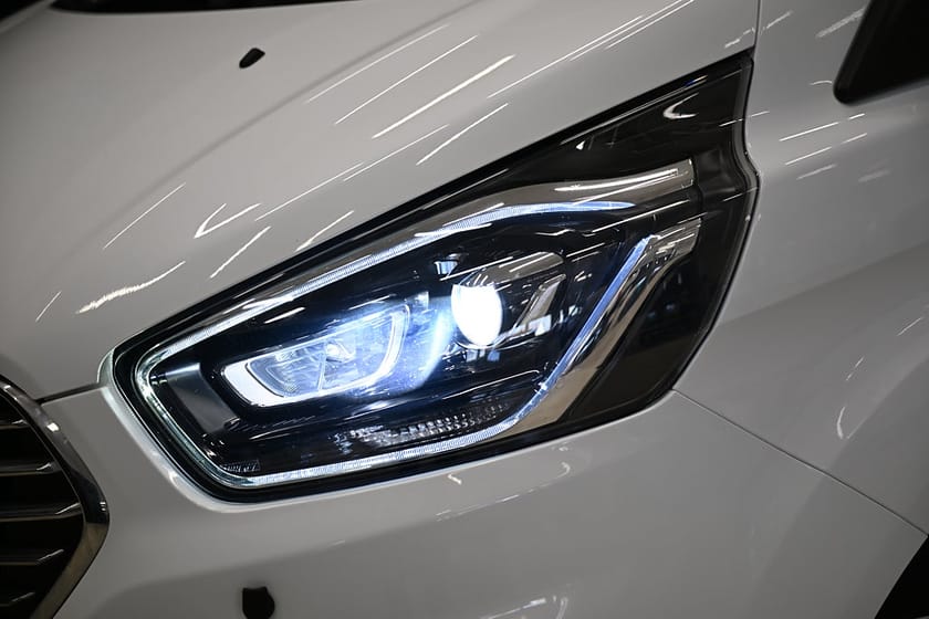 Bild 3 av Ford Tourneo Custom 320 130HK Kombi|9-Sits|Automat|LED|Dubbeldörr|SeUtr!