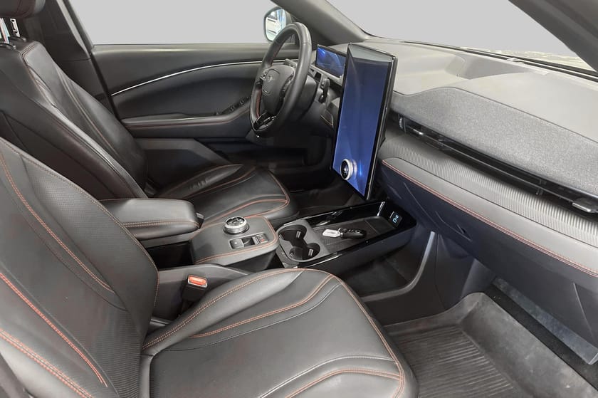 Bild 4 av Ford Mustang Mach-E Standard Range AWD 269 hk ( Teknik Pkt+, Vinterhjul, Dragkrok )