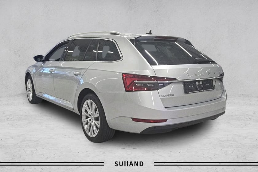 Bilde 3 av Škoda Superb Stasjonsvogn Sup3fl stv styl d200 4x4dsg7 Varmer-Krok-4x4-Navi-R.Kam
