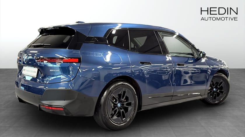 Bild 2 av BMW iX xDrive50 Innovationpkt Driving Assist Pro Head Up 360 Drag