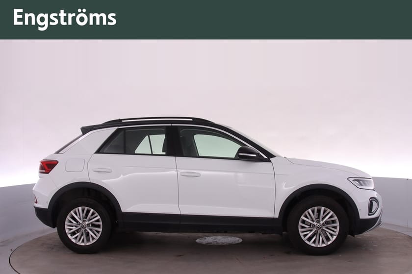 Bild 2 av Volkswagen T-Roc 110hk Cockpit/Sensorer
