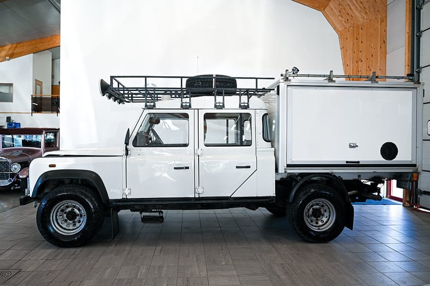 Bild 4 av Land Rover Defender 130 Dubbelhytt HCPU 2.5 TD5 4x4 122hk