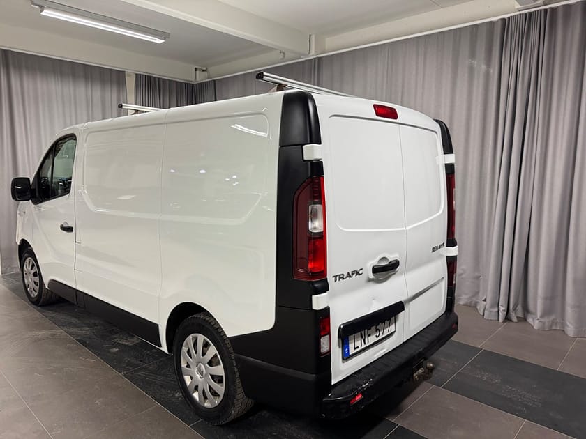 Bild 3 av Renault Trafic Skåpbil L1  2.9t 1.6 dCi Euro 6 drag, värmare, lastbågar, MOMS
