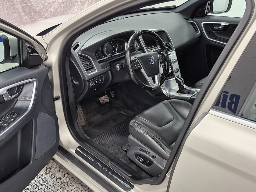 Bild 2 av Volvo XC60 D4 190HK Classic Summum E-Pro Läder