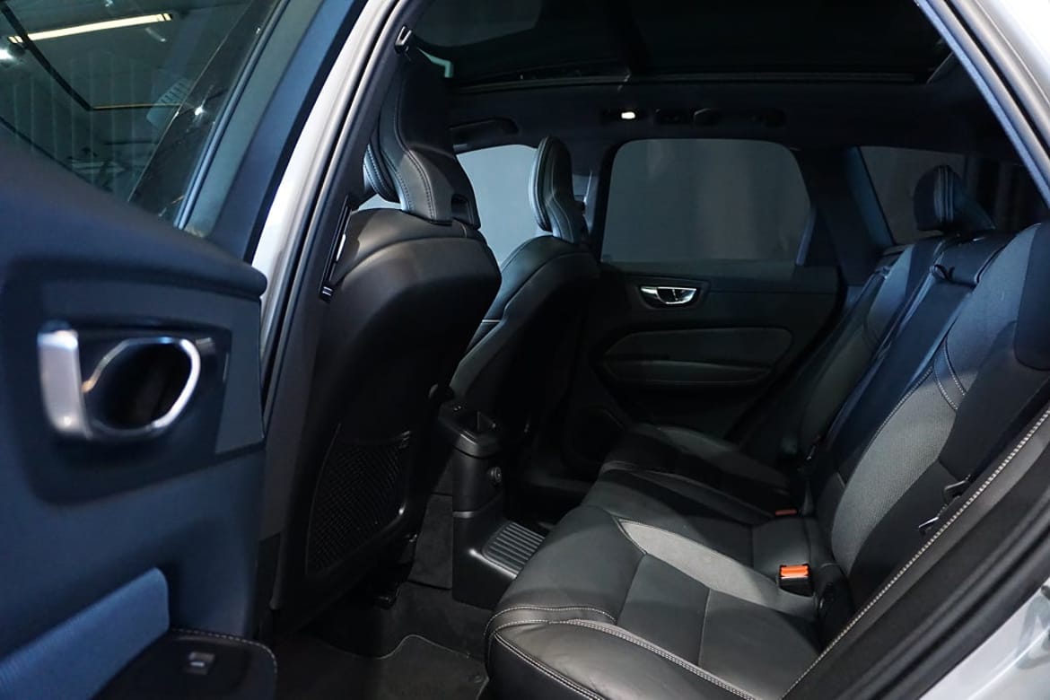 Volvo XC60 2022 - miniatyr 10