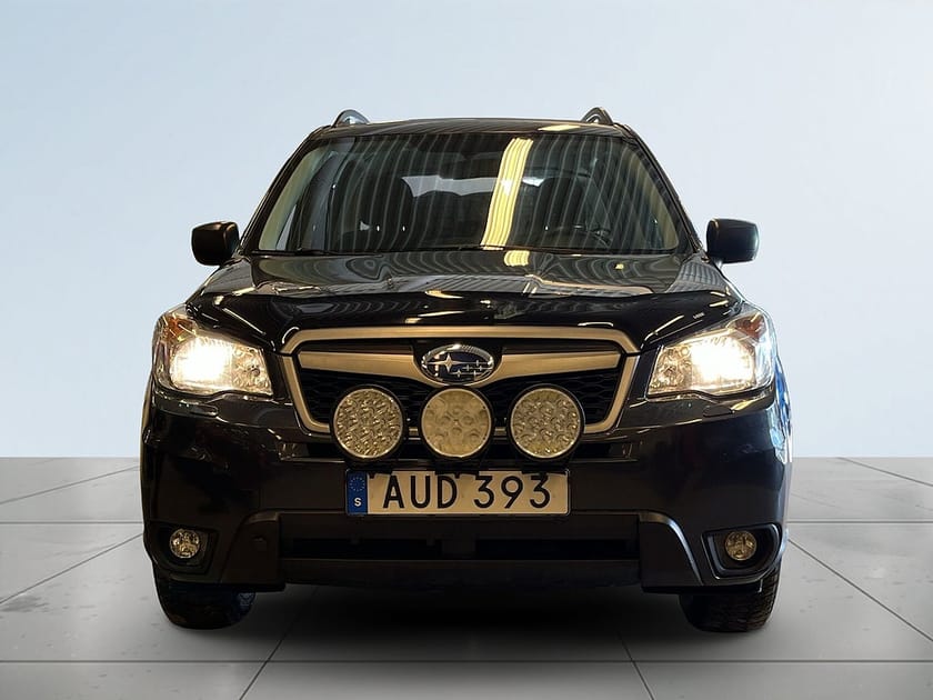 Bild 2 av Subaru Forester 2.0 4WD 2 Brukare/Drag/MoK-Värm/S&V-Hjul/Full servad