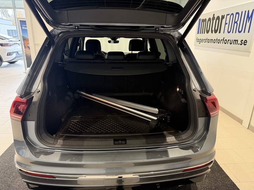 Bild 5 av Volkswagen Tiguan Allspace 5-sätes TDI 190hk 4M  R-Line Drag/Värmare