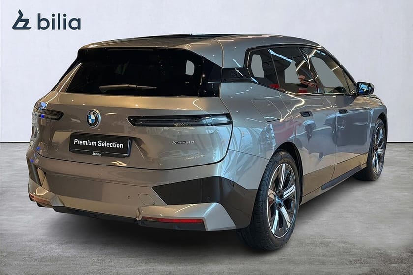 Bild 5 av BMW iX xDrive40 xDrive 40 Sportpaket | Innovation | H&K | Drag | Pano