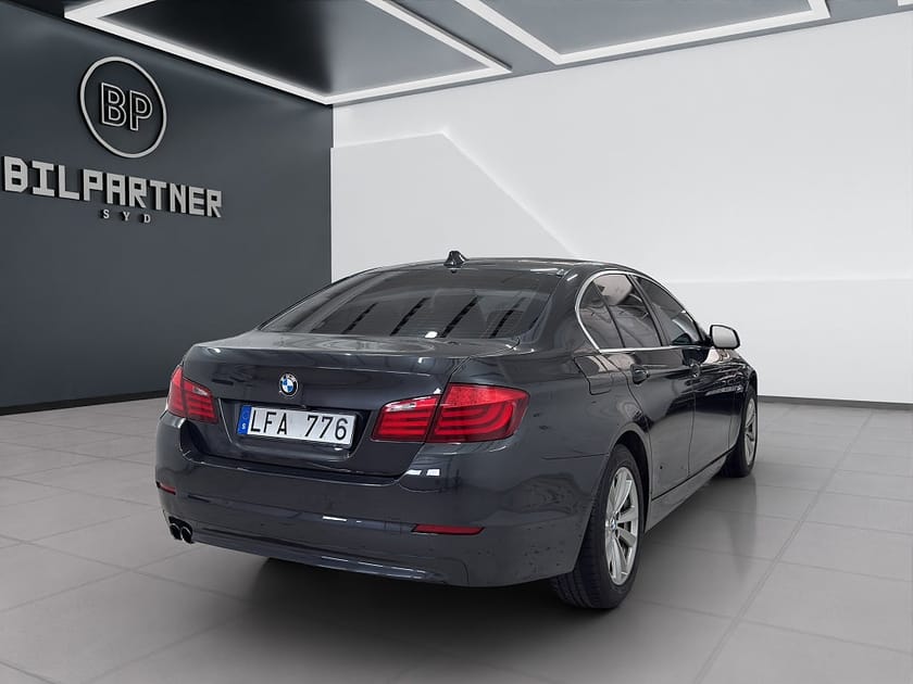 Bild 4 av BMW 523i Sedan 523 Steptronic/M Front/Backkamera/Fullservad