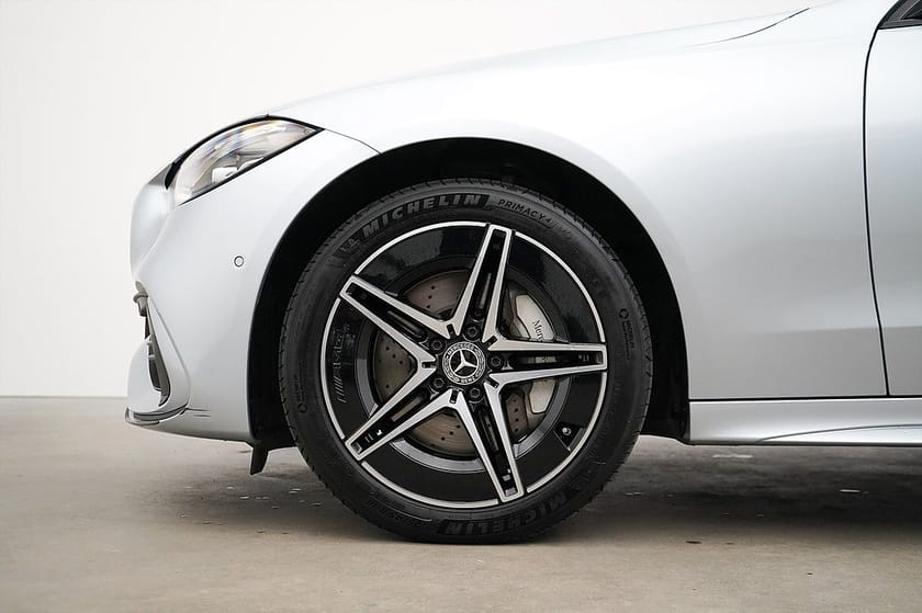 Bild 2 av Mercedes-Benz C 300 T e C / 313hk / AMG / Burmester